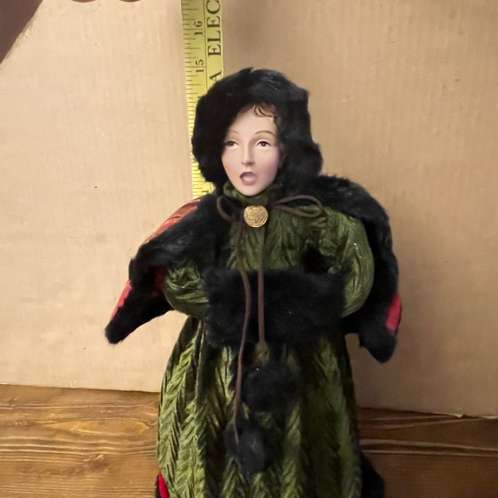 Vintage Christmas Caroler Tree Topper 15" Figurine Tartan Plaid Fur Trim Cloak